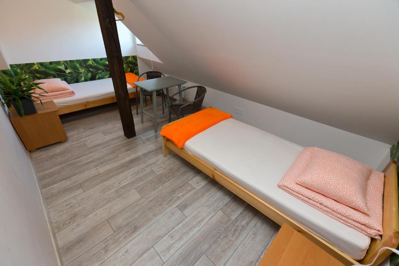 Easy Rider Hostel Вроцлав Екстериор снимка